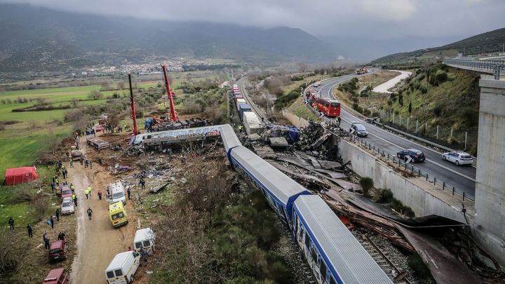 Un grave accident de train s'est produit en Grèce, le 28 février 2023. (ZEKAS LEONIDAS / EUROKINISSI / AFP)