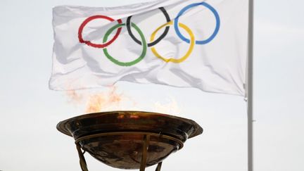 La flamme olympique allum&eacute;e &agrave; Thessalonique (Gr&egrave;ce), le 13 mai 2012,&nbsp;en vue des Jeux olympiques de Londres. (CITIZENSIDE.COM / AFP)