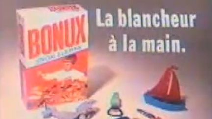 Publicité télévisée pour la lessive Bonux en 1975. (CAPTURE D'ECRAN)