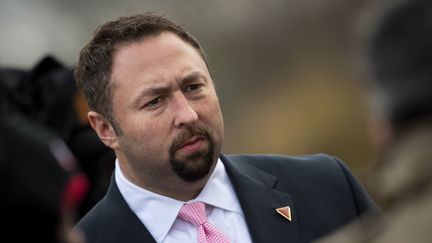 Jason Miller lors d'une conférence de presse à Bedminster Township (New Jersey, Etats-Unis), le 20 novembre 2016. (DREW ANGERER / GETTY IMAGES NORTH AMERICA / AFP)