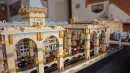 Une structure en Lego. (France 2)