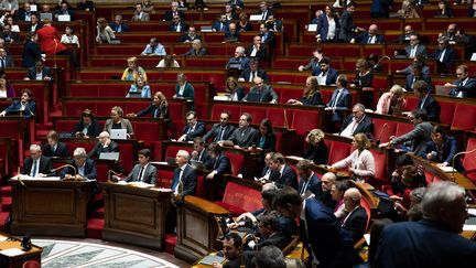 Les membres du gouvernement et les députés examinent et débattent du&nbsp;budget 2023 à l'Assemblée nationale, le 17 octobre 2022.&nbsp; (MAXPPP)