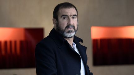 L'ancien footballeur Eric Cantona pose &agrave; Paris, le 12 novembre 2014. (STEPHANE DE SAKUTIN / AFP)