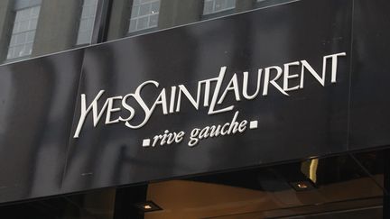  (Une publicité d'Yves Saint-Laurent fait scandale en Angleterre© MAXPPP)