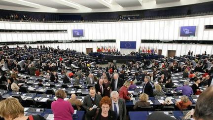 751 eurodéputés, 6000 fonctionnaires, mais comment ça marche? (European Union 2014-EP)