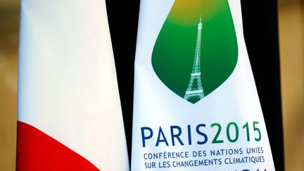 &nbsp; (A deux mois et demi du lancement de la COP 21, il manque 90 milliards de dollars pour atteindre l'objectif de financement fixé en 2009. © REUTERS / Charles Platiau)