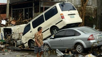 A Tacloban, dans la partie orientale de Leyte, aux Philippines, après le passage du typhon Haiyan, le 12 novembre 2013. (AFP PHOTO / NOEL CELIS)