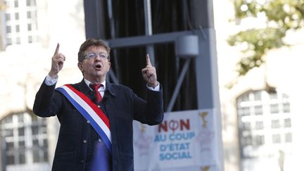 Jean-Luc Mélenchon s'adresse à ses partisans lors d'un discours à Paris, le 23 septembre 2017. (GEOFFROY VAN DER HASSELT / AFP)