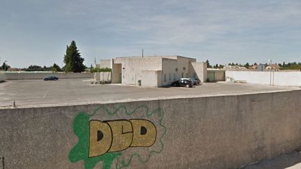 Capture d'&eacute;cran d'une vue de la mosqu&eacute;e de Carpentras (Vaucluse). L'&eacute;tablissement a &eacute;t&eacute; vandalis&eacute; entre le 18 et le 19 octobre 2013. (GOOGLE STREET VIEW / FRANCETV INFO)