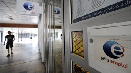 Le nombre de demandeurs d'emploi reste historiquement élevé. (PATRICK HERTZOG / AFP)