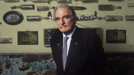 L'écrivain Jean Raspail photographié chez lui en 2001. (ULF ANDERSEN / ULF ANDERSEN / AURIMAGES VIA AFP)