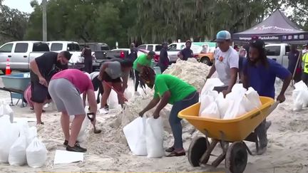 Ouragan Ian : la Floride, sévèrement touchée, se prépare au pire