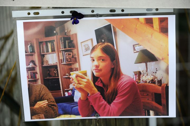 Photographie de Laëtitia Perrais affichée par la famille d'accueil au moment de sa disparition en janvier 2011
 (JEAN-SEBASTIEN EVRARD / AFP)