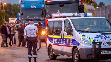 Calais : "des négociations en cours avec les manifestants"