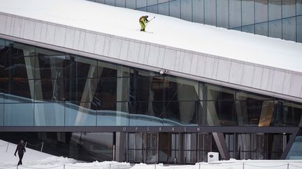 &nbsp; (Une piste de saut à ski devant le musée © MaxPPP)