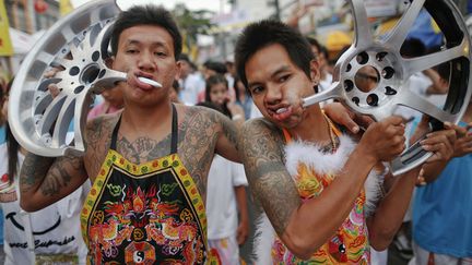 C'est pendant le 9&egrave;me mois du calendrier lunaire chinois que Phuket (Tha&iuml;lande) accueille un festival v&eacute;g&eacute;tarien. (DAMIR SAGOLJ / REUTERS)