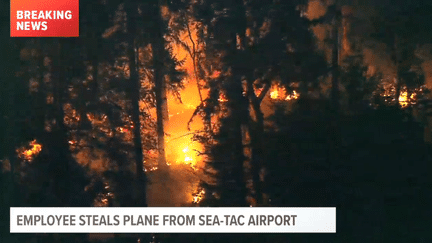 Des images des lieux du crash d'un avion vide volé par un employé d'une compagnie aérienne, tôt samedi 11 août 2018 à Seattle (Washington, Etats-Unis). (KING5 / YOUTUBE)