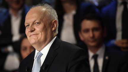 François Asselineau, roi des articles