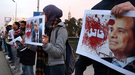 &nbsp; (Manifestation au Caire après la mort de la socialiste Chaimaa Sabbagh © REUTERS | Asmaa Waguih)