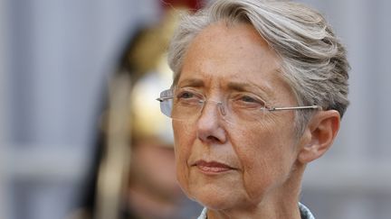 La nouvelle Première ministre, Elisabeth Borne, lors de la passation de pouvoirs, le 16 mai 2022 à Paris. (LUDOVIC MARIN / AFP)