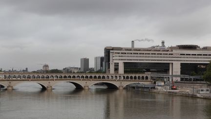 Le ministère de l'Economie, des Finances et de l'Industrie, dans le 12e arrondissement de&nbsp;Paris. (MANUEL COHEN / AFP)