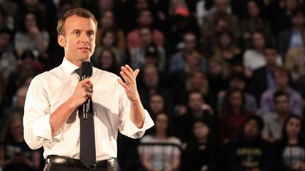 quand macron fait la leçon