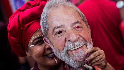 Lula, "l'absetn-présent" de la présidentielle brésilienne. (DANIEL RAMALHO / AFP)