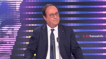 François Hollande,&nbsp;ancien président de la République,invité sur franceinfo. (FRANCEINFO / RADIOFRANCE)