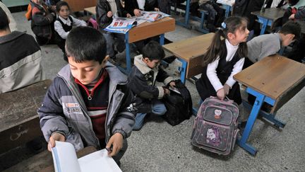 Des écoliens dans&nbsp;la banlieue d'Erbil, au Kurdistan. Ils sont scolarisés&nbsp;dans une école spécialement fondée pour accueillir les enfants réfugiés de Mossoul et de Bagdad. (MAXPPP)