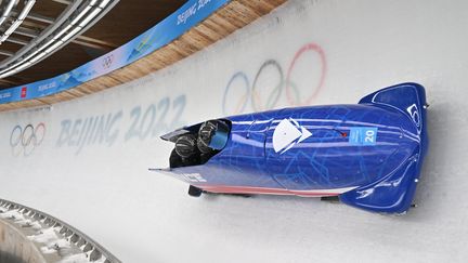 Le bobsleigh à quatre de l'équipe de France aux Jeux olympiques d'hiver de Pékin 2022, le 18 février 2022. (DANIEL MIHAILESCU / AFP)