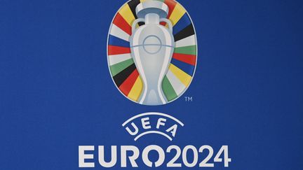 Logo de l'Euro 2024 présenté au Stade olympique de Berlin, le 5 octobre 2021. (JOHN MACDOUGALL / AFP)