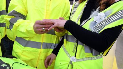 Les deux "gilets jaunes" s'étaient mariés le 16 février 2019 (photo d'illustration). (LAURENT DARD / MAXPPP)