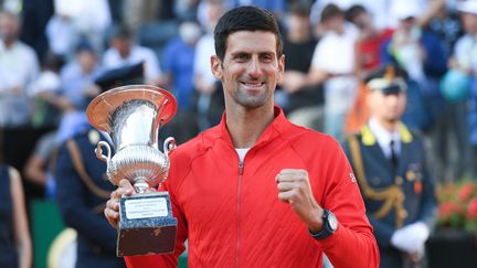 Le Serbe Novak Djokovic après sa victoire au Masters de Rome, le 15 mai 2022. (GIUSEPPE MAFFIA / NURPHOTO / AFP)