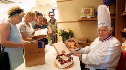 Gaston Lenôtre, qui avait renouvelé l'art de la patisserie et bâti un véritable empire de la gourmandise, est mort le 8 janvier 2009, à l'âge de 88 ans. (PHOTOPQR/NICE MATIN / ABJ / MAXPPP)