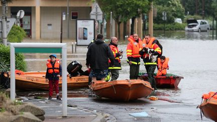 &nbsp; (inondations à Longjumeau le 3 juin 2016 © Maxppp)