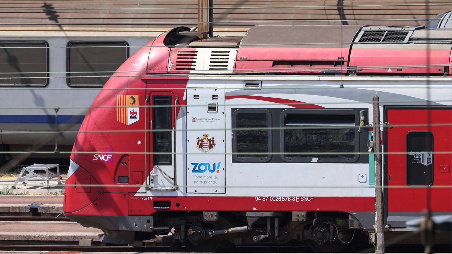 how the unlimited train package for 49 euros survived a standoff with the regions