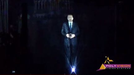 Capture d'&eacute;cran de l'apparition du Premier ministre turc, Recep Tayyip Erdogan, sous la forme d'un hologramme, &agrave; l'occasion d'un meeting &agrave; Izmir, dimanche 26 janvier 2014.&nbsp; (POLYVISION VIZOO / YOUTUBE.COM )