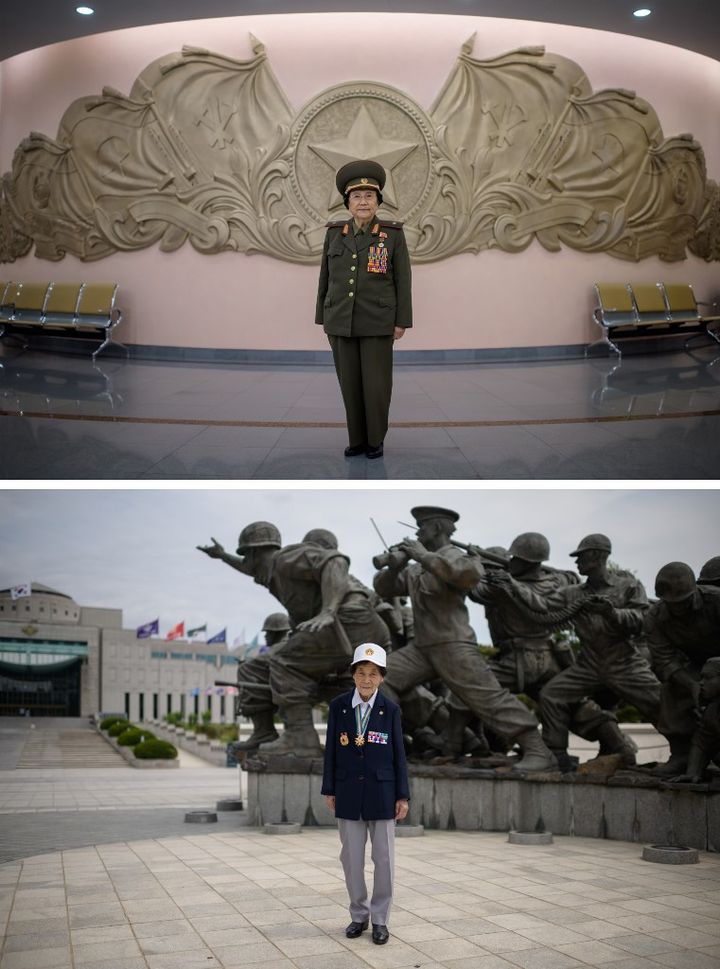 (En haut), la général nord-coréenne Jon Gu Kang, vétéran de la Guerre de Corée, (en bas) l'ex-infirmière sud-coréenne Park Ok-sun, elle aussi vétéran de la guerre. (ED JONES / AFP)