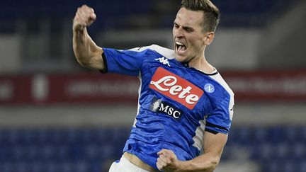 Arkadiusz Milik après son but en finale de la Coupe d'Italie contre la Juventus Turin, le 17 juin 2020. (FILIPPO MONTEFORTE / AFP)