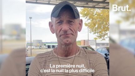 Il y a 3 ans, après une rupture, Laurent se retrouve à dormir dans sa voiture, car il se retrouve sans logement. Une situation qui continue mais dont il essaye de s’en sortir. Pour Brut., il raconte ce jour où tout a basculé.