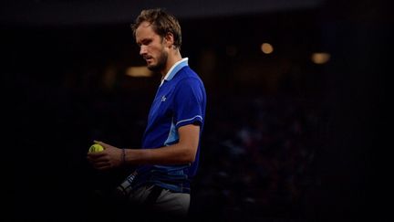 Daniil Medvedev, éliminé au quatrième tour de Roland-Garros face à Marin Cilic, le 30 mai 2022. (JULIEN DE ROSA / AFP)