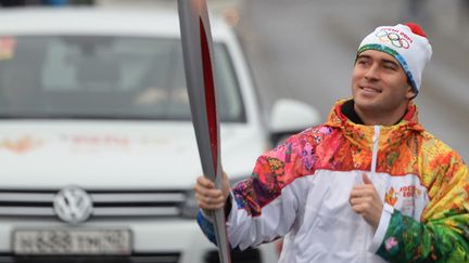 Alexander Kerzakhov a pris part au relais de la torche olympique dans les rues de St-Petersbourg.  (MIKHAIL VOSKRESENSKIY / RIA NOVOSTI)