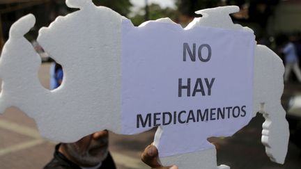 Manifestation à Caracas, le 13 avril 2016, pour protester contre le manque de médicaments.  (Marco BELLO / REUTERS)