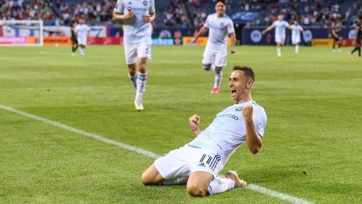 Przemyslaw Frankowski sous les couleurs du Chicago Fire face à Atlanta, le 3 juillet 2021. (DANIEL BARTEL / CHICAGO FIRE FC)