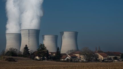 La centrale nucléaire du Bugey le 25 janvier 2022. (JEAN-PHILIPPE KSIAZEK / AFP)