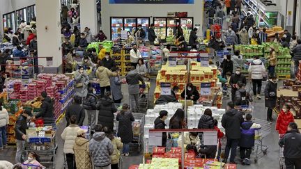 Un magasin à Nantong dans la province du Jiangsu en Chine en janvier 2023. (STR / AFP)