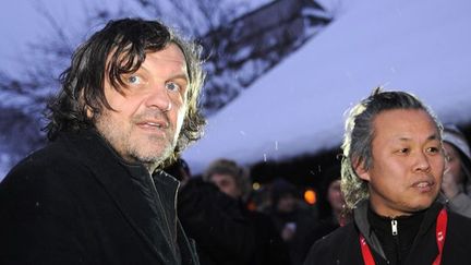 Emir Kusturica et le réalisateur sud-coréen Kim Ki-Duk le 17 janvier 2012 à Drvengrad.
 (MILOS CVETKOVIC / AFP)