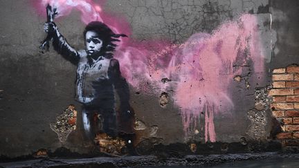 "Migrant Child", l'une des œuvres de Banksy à Venise, en Italie. (MARCO BERTORELLO / AFP)