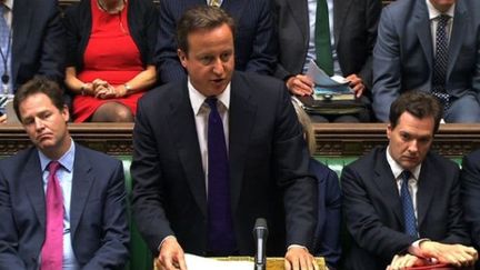 Le Premier ministre britannique, David Cameron, le 11 août 2011, s'exprime au Parlement. (PRU / AFP)