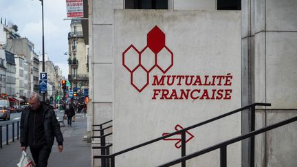 Le siège de la Fédération nationale de la Mutualité Française, qui regroupe la majorité des mutuelles de santé, est photographié le 14 janvier 2019 rue de Vaugirard à Paris. (RICCARDO MILANI / AFP)